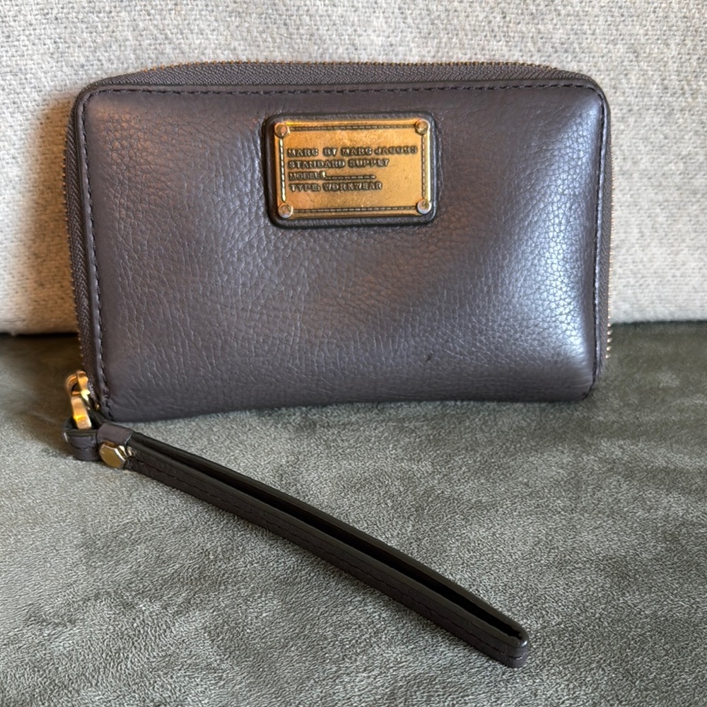 Marc Jacobs Brown Leather Wristlet